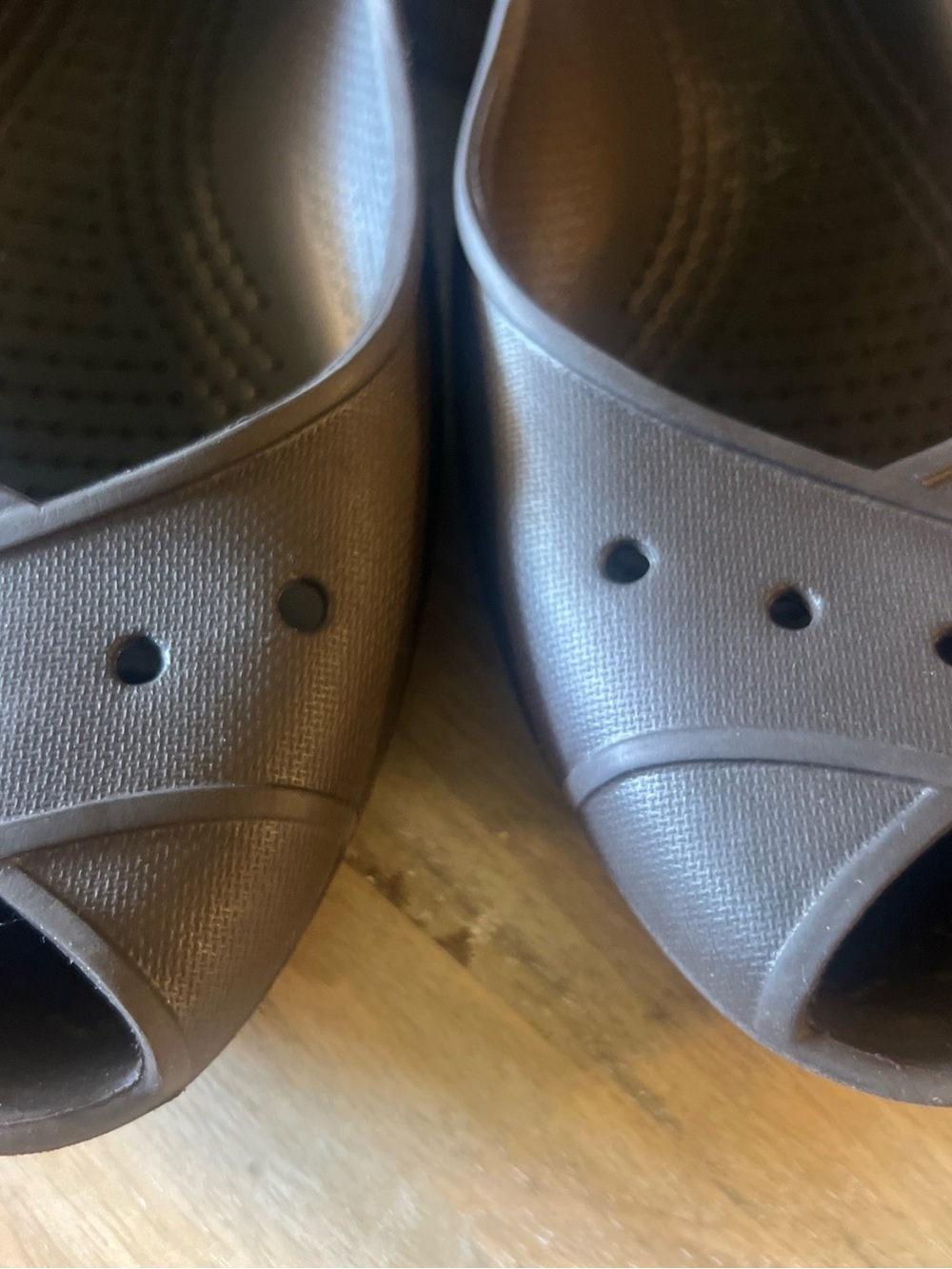 CROCS Women’s Brown Peep-Toe Slingback Flats - Picture 4 of 7